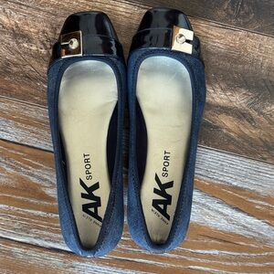 Women's Navy Anne Klein Flats